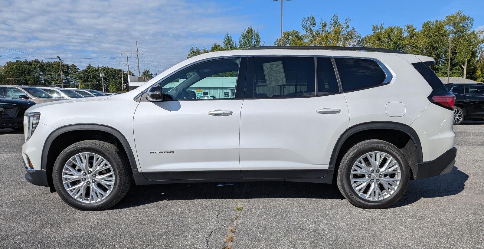 2024 GMC Acadia Elevation