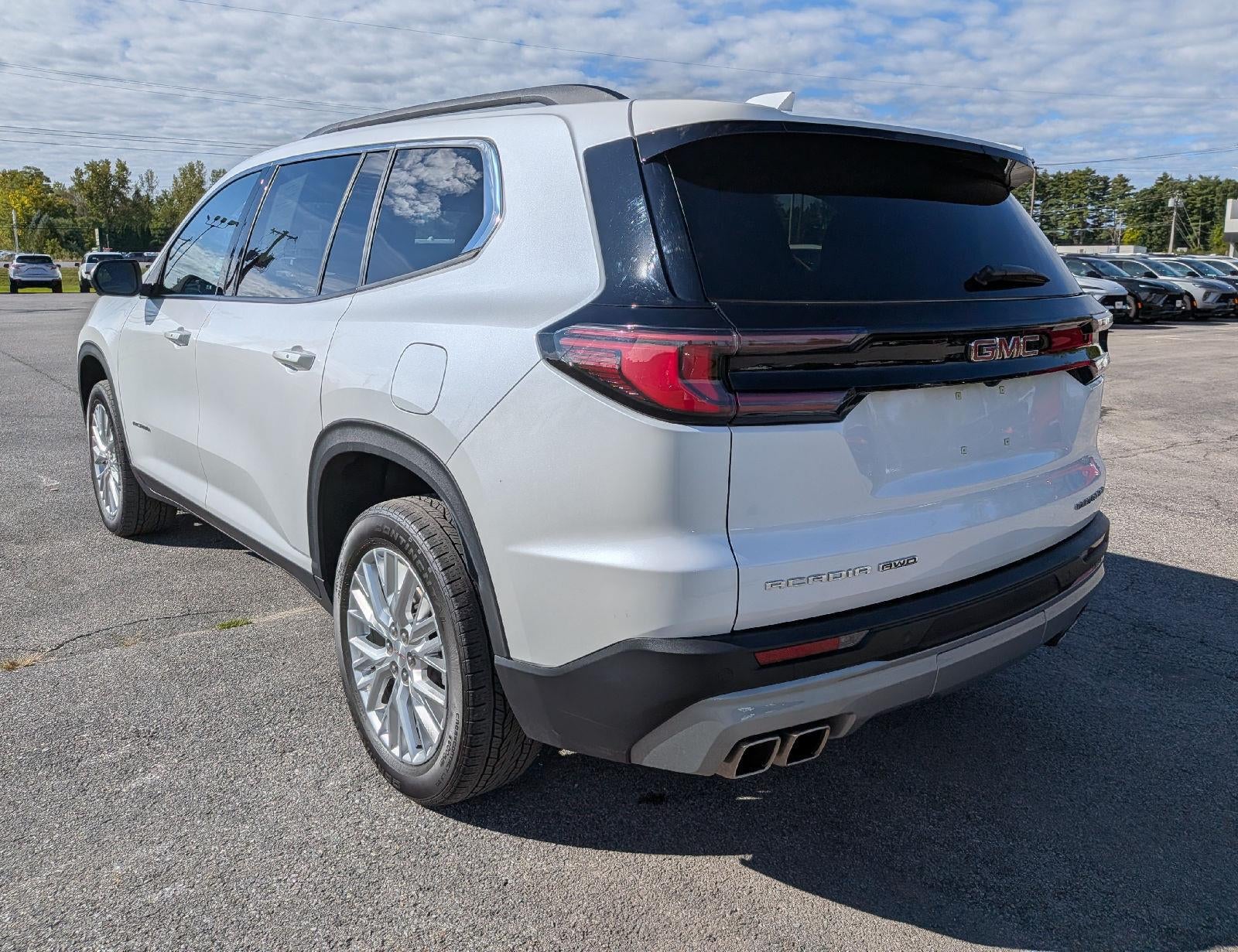 2024 GMC Acadia Elevation
