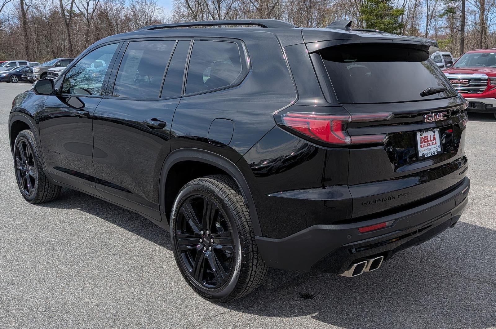 2025 GMC Acadia Elevation