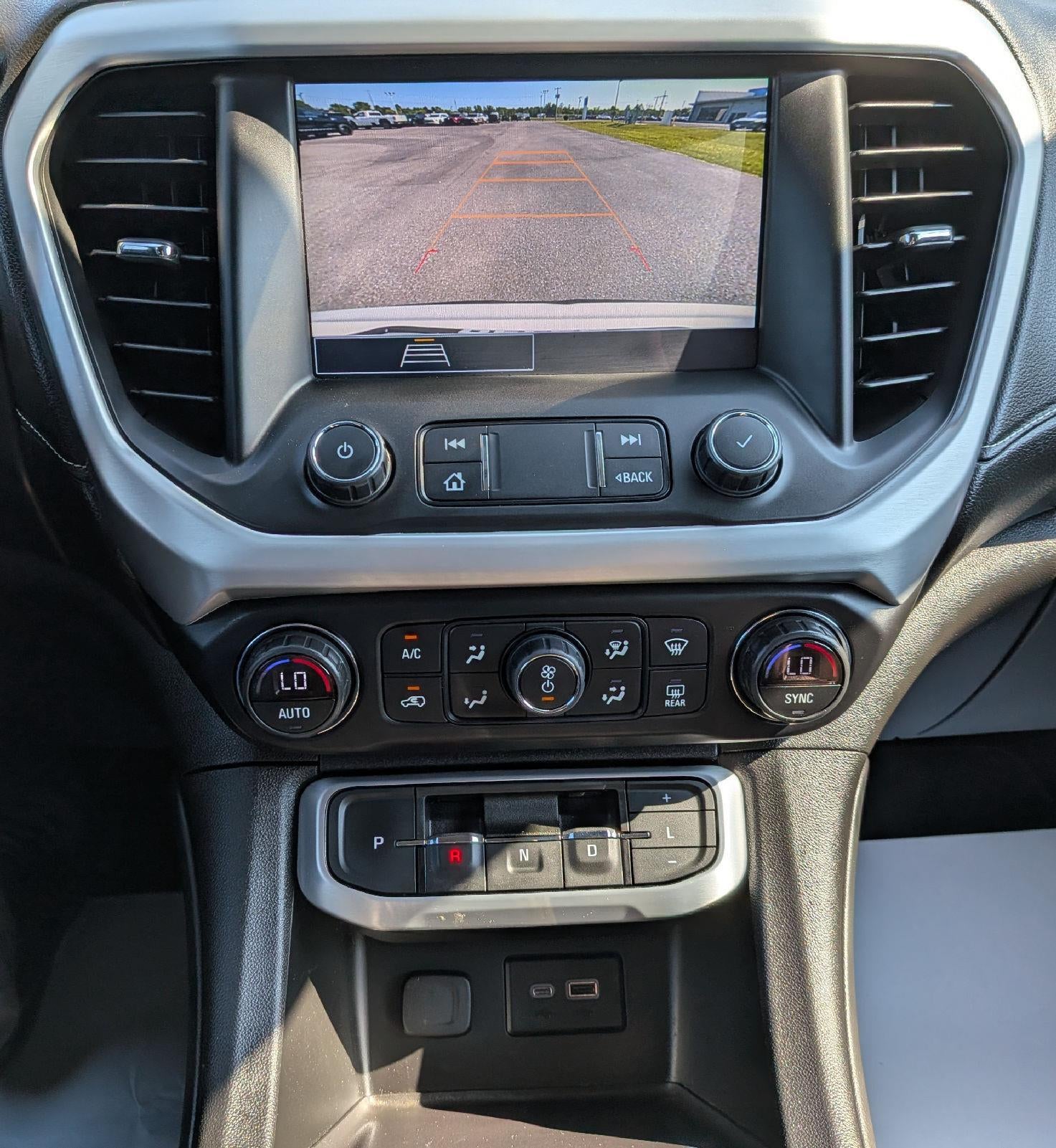 2022 GMC Acadia SLE