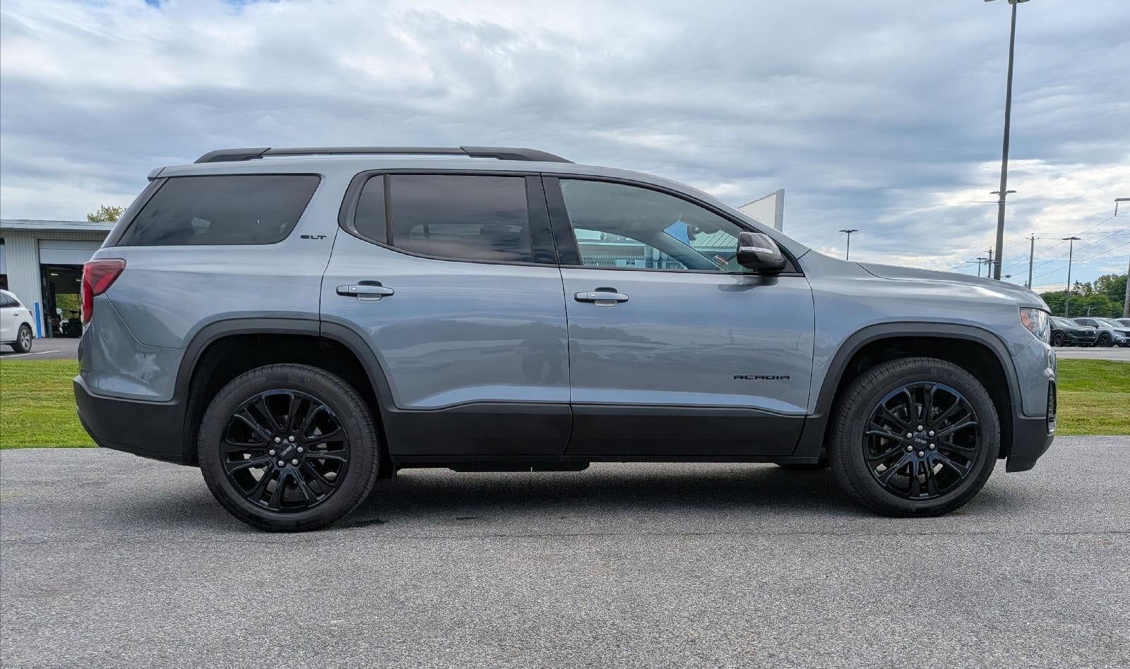 2021 GMC Acadia SLT