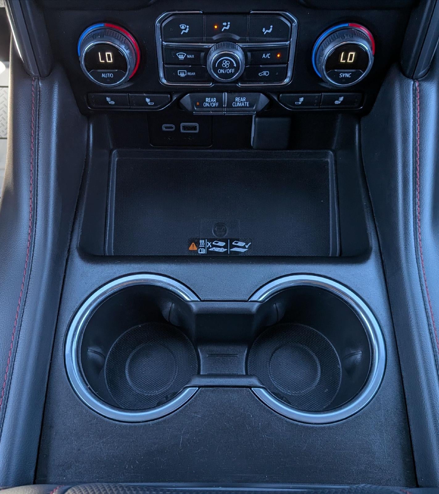 2024 Chevrolet Suburban RST - Photo 20