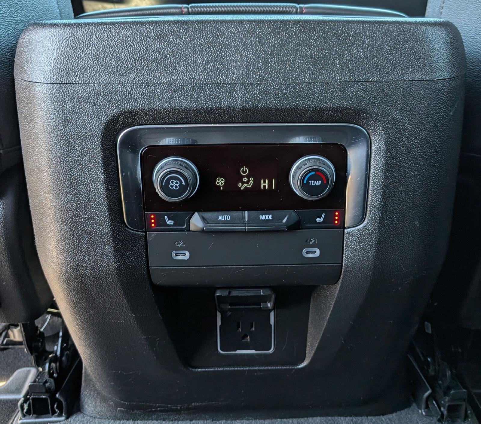 2024 Chevrolet Suburban RST - Photo 24