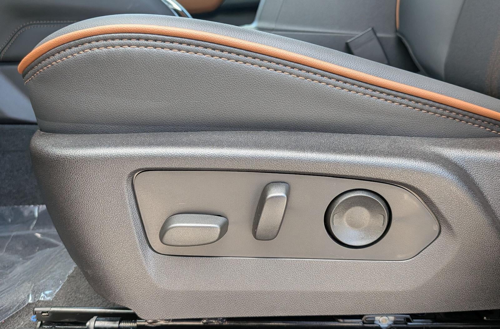 2026 GMC Canyon AT4 - Photo 12