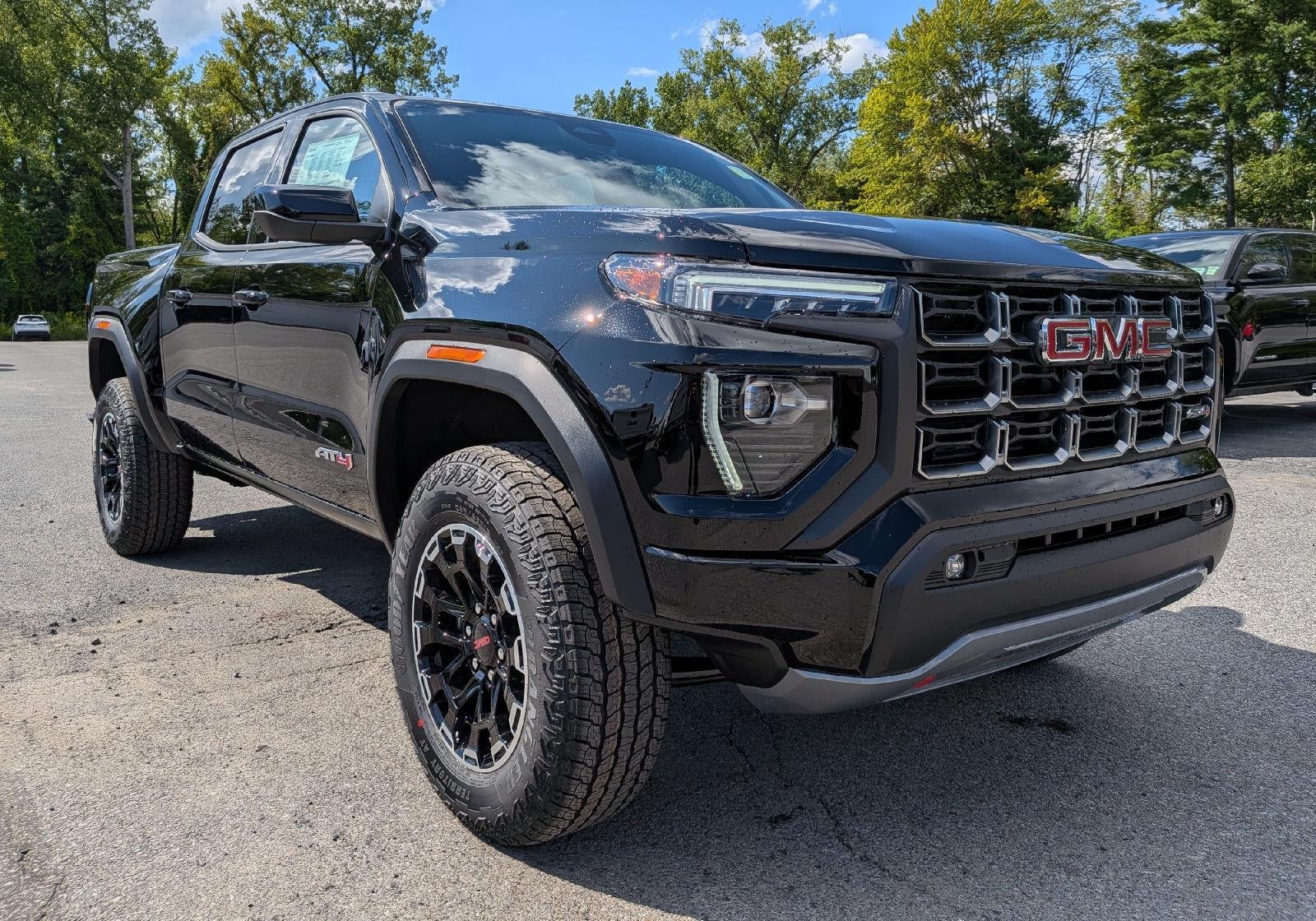 2026 GMC Canyon AT4 - Photo 4