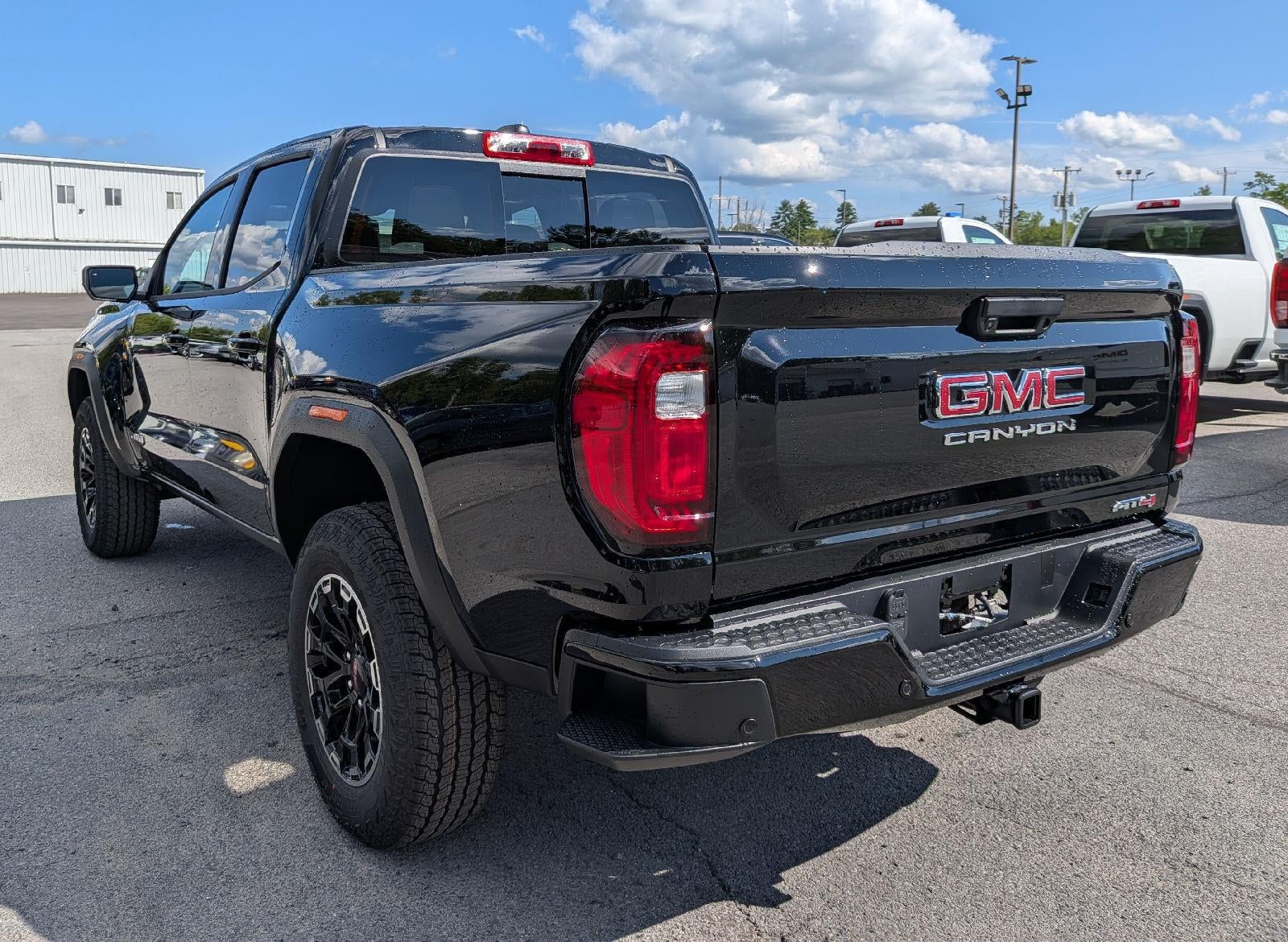 2026 GMC Canyon AT4 - Photo 8