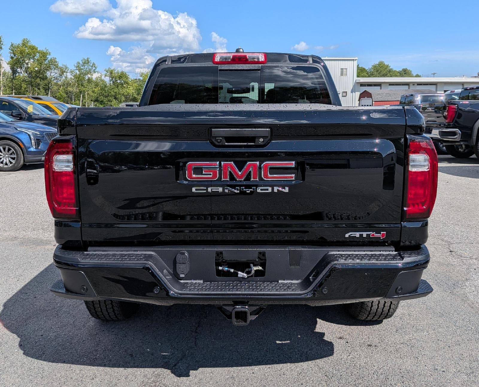 2026 GMC Canyon AT4 - Photo 9