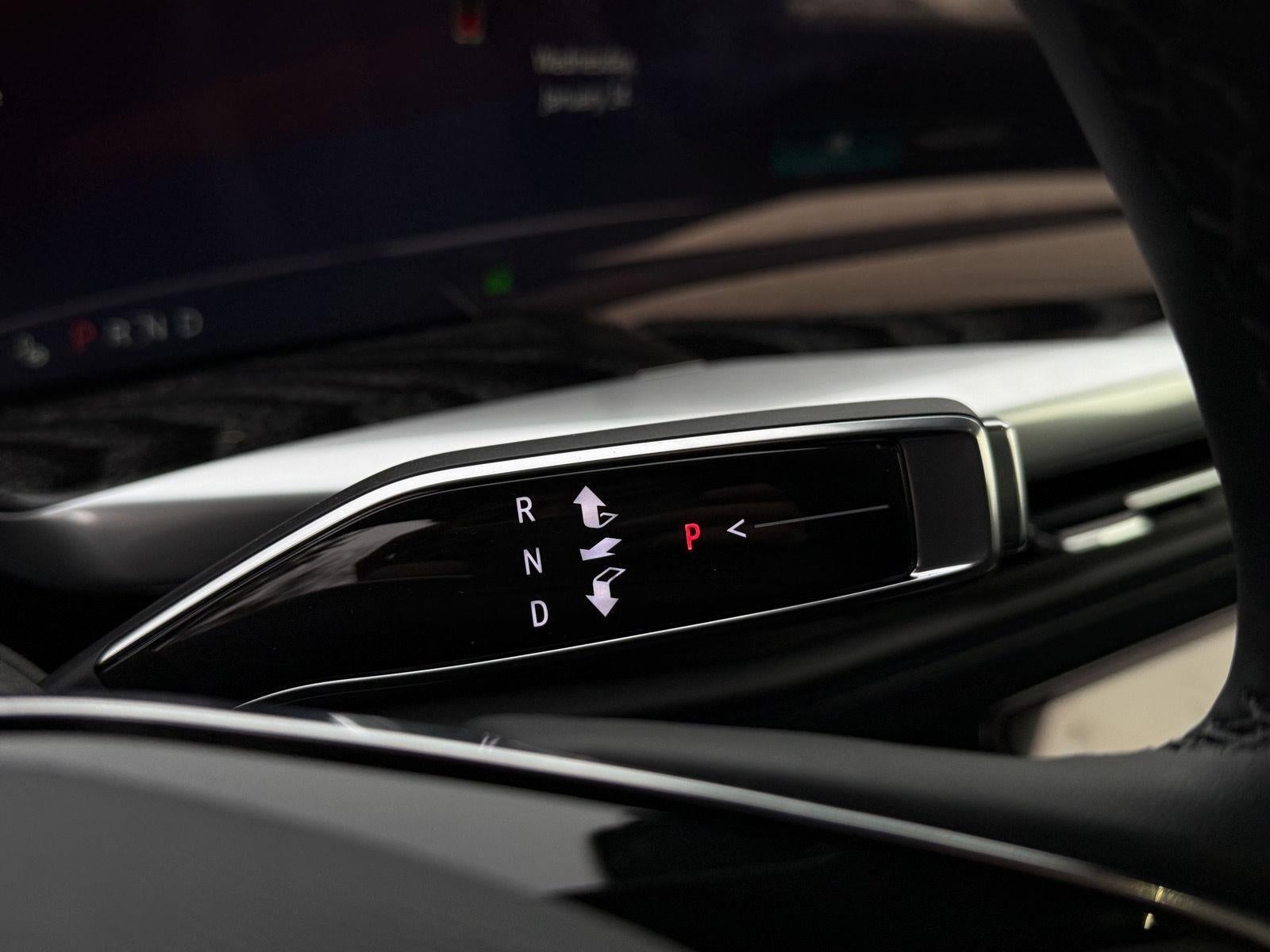 2026 Cadillac ESCALADE IQL Sport