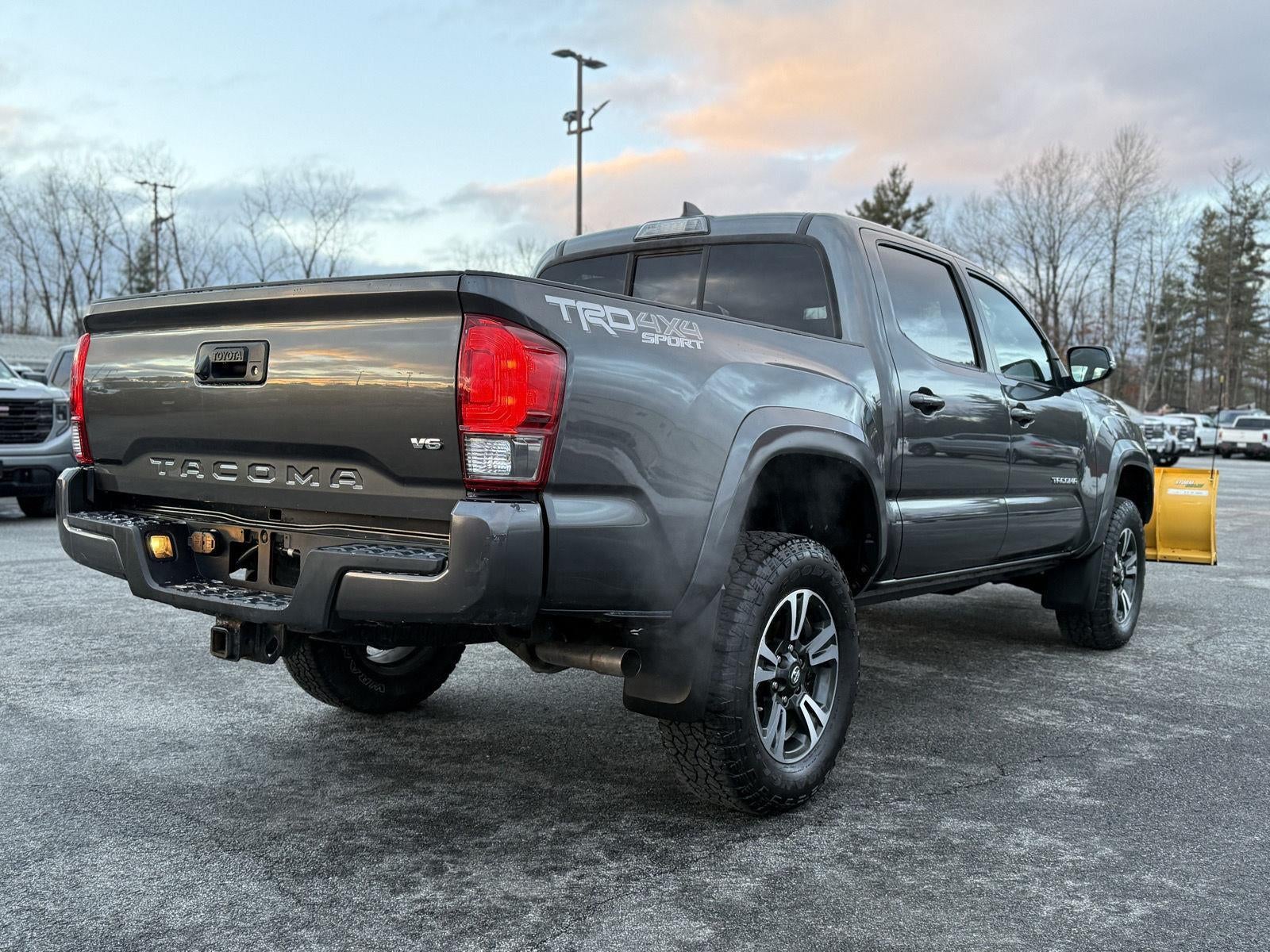 2016 Toyota Tacoma SR