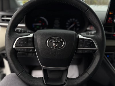 2023 Toyota Sienna XLE