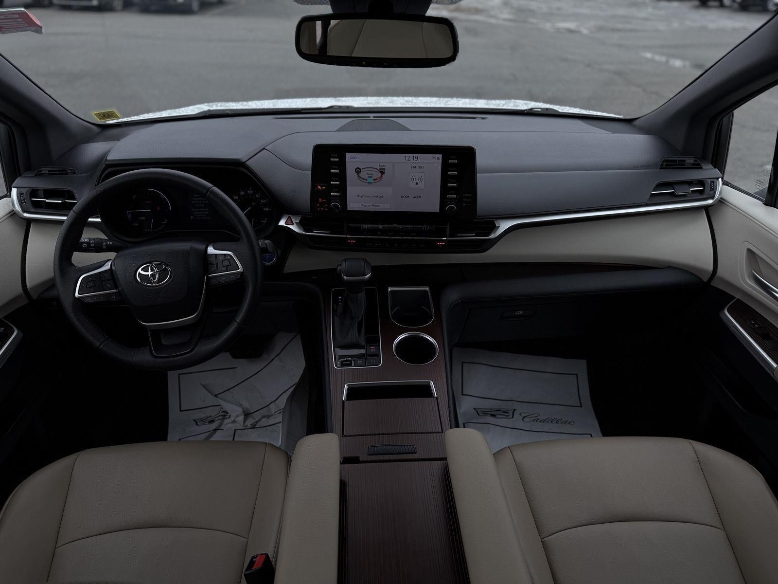 2023 Toyota Sienna XLE