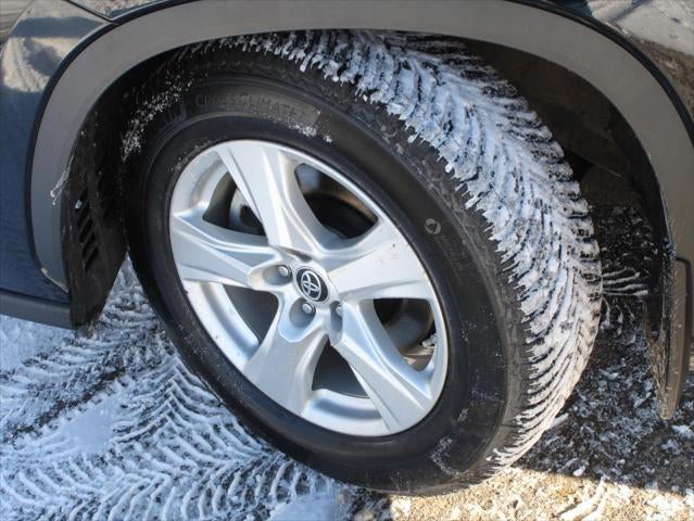 2020 Toyota Highlander LE