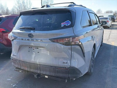2025 Toyota Sienna Woodland Edition