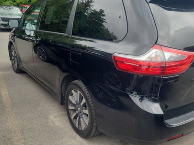 2020 Toyota Sienna XLE