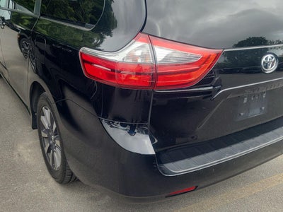 2020 Toyota Sienna XLE