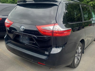 2020 Toyota Sienna XLE