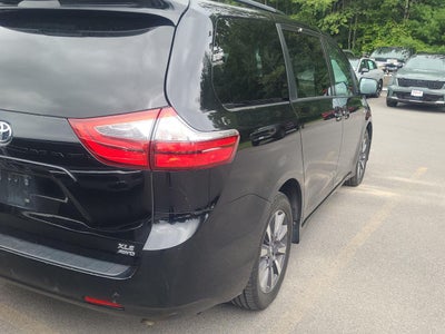 2020 Toyota Sienna XLE