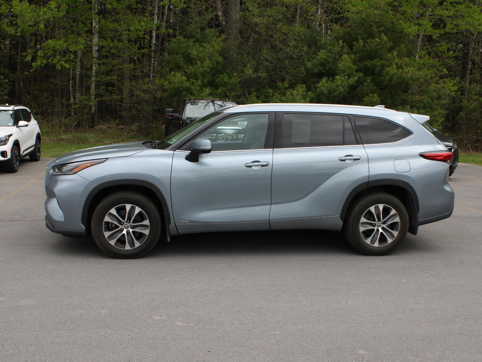 2022 Toyota Highlander Hybrid XLE
