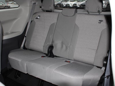 2022 Toyota Sienna LE