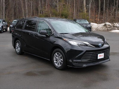 2022 Toyota Sienna LE