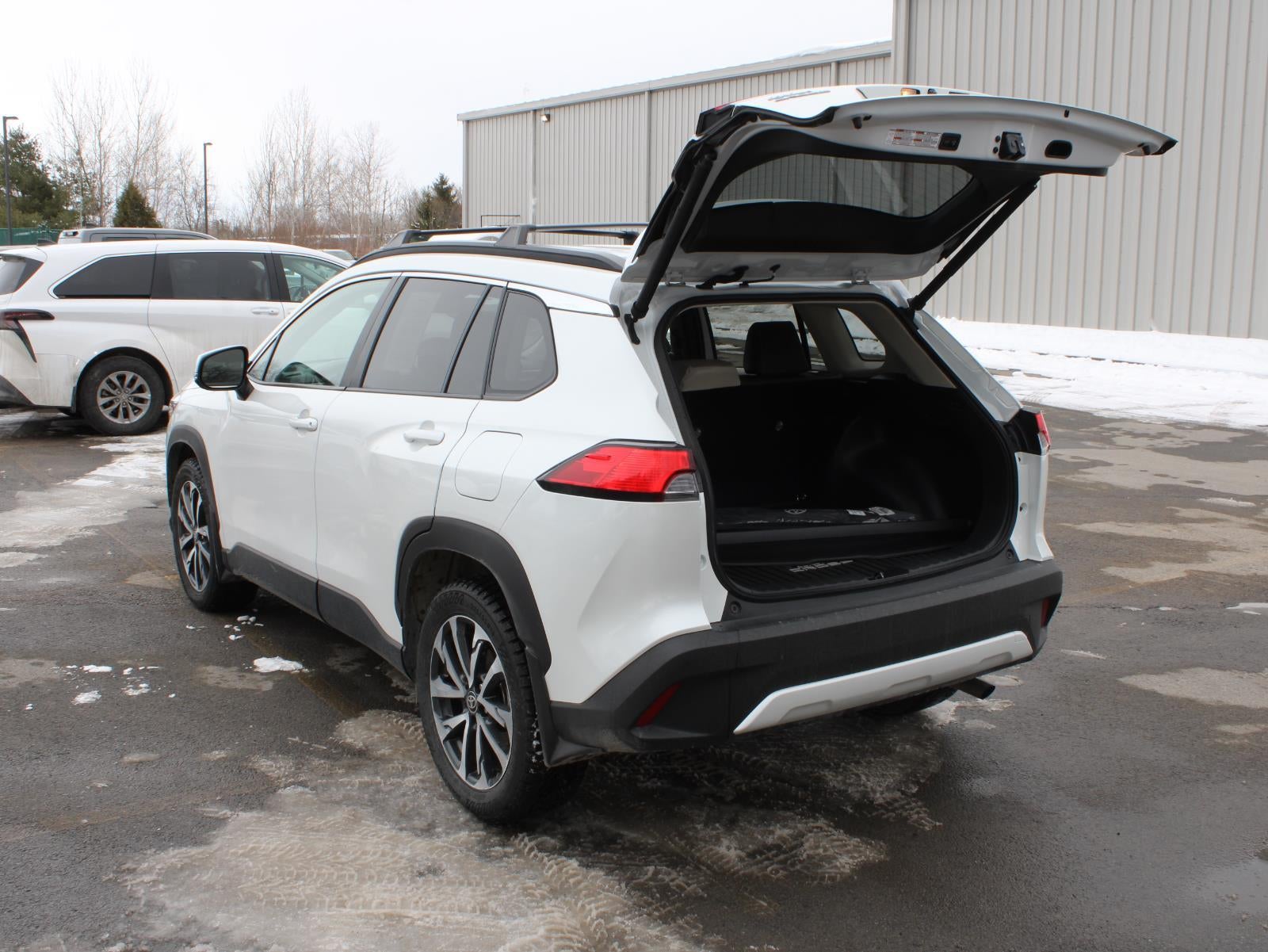 2023 Toyota Corolla Cross XLE