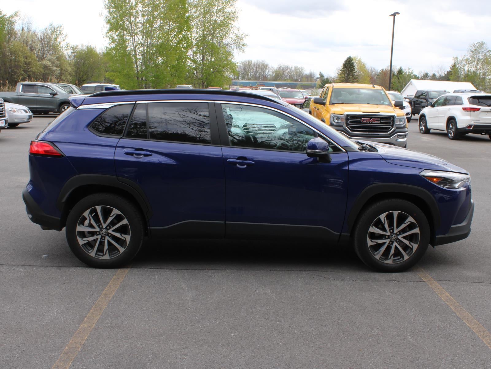 2023 Toyota Corolla Cross XLE