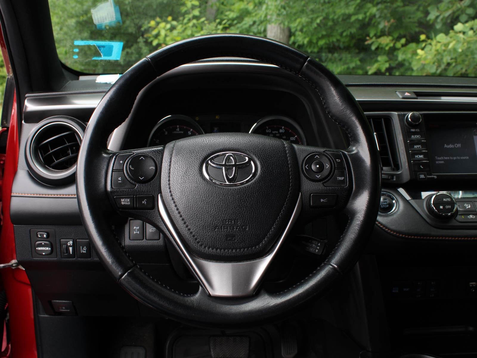 2017 Toyota RAV4 SE