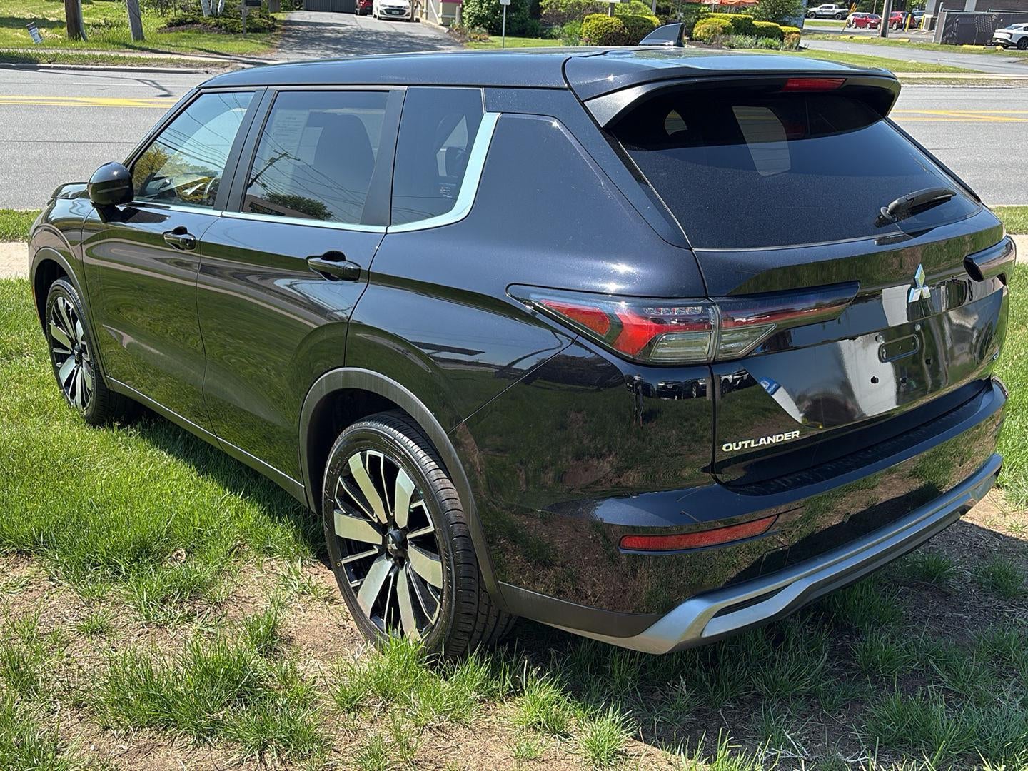 2025 Mitsubishi Outlander SE