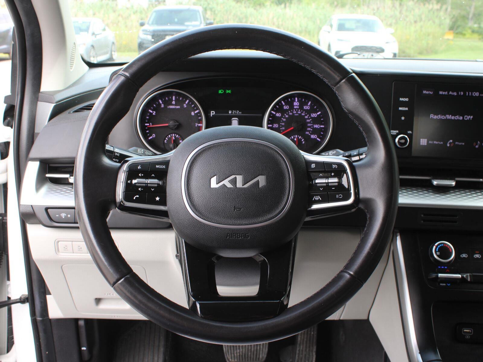 2024 Kia Carnival LX
