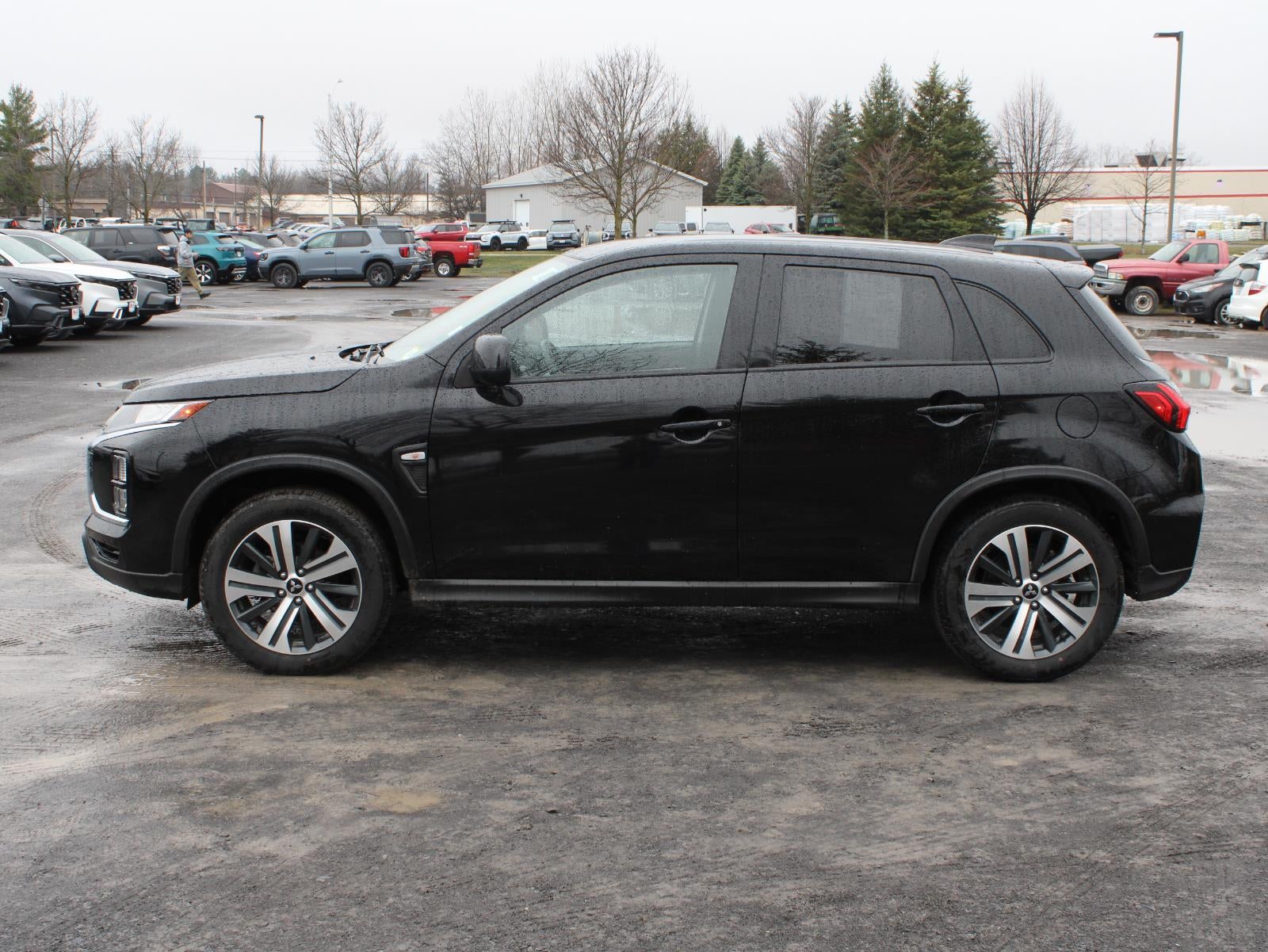 2024 Mitsubishi Outlander Sport ES