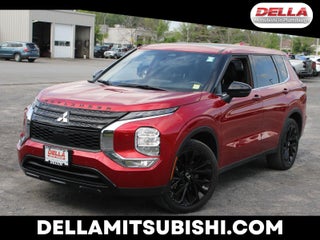 2024 Mitsubishi Outlander SE Black Edition w/Pano Roof