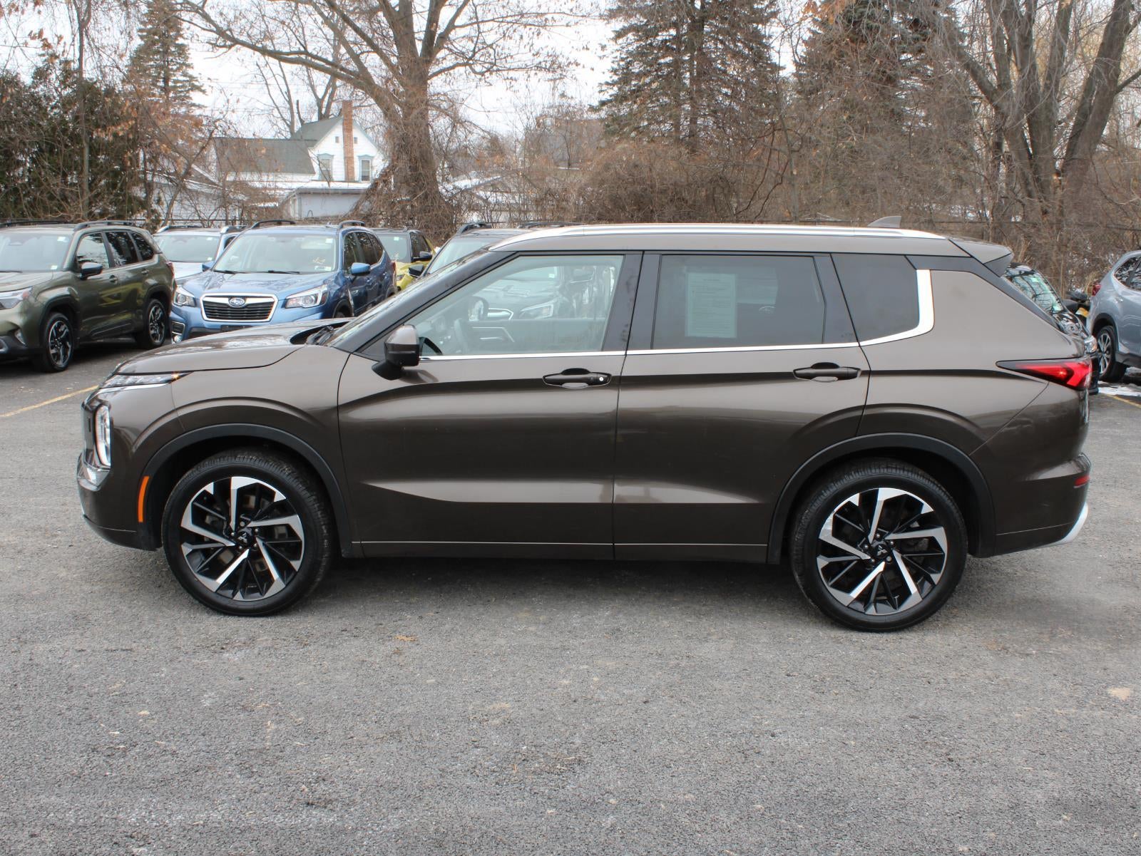 2023 Mitsubishi Outlander SEL