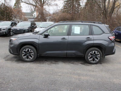 2025 Subaru Forester Base