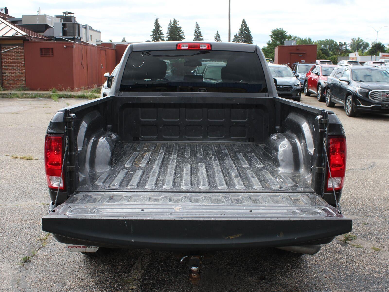 2019 RAM 1500 Classic Express Quad Cab 4x4 6'4" Box