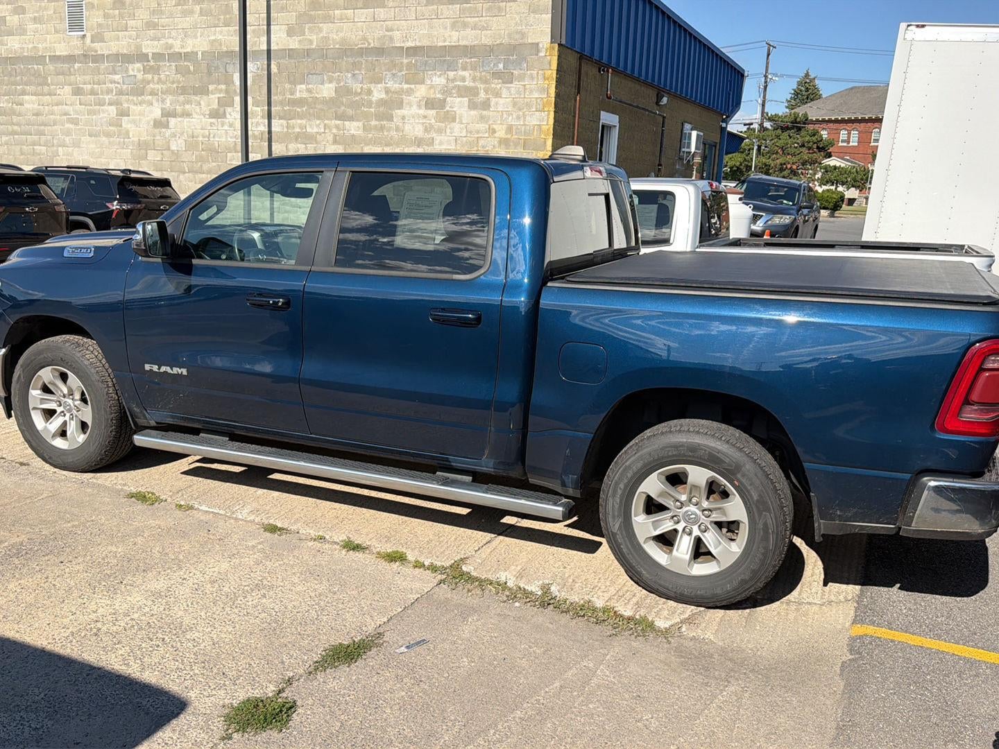 2024 RAM 1500 Laramie Crew Cab 4x4 5'7" Box