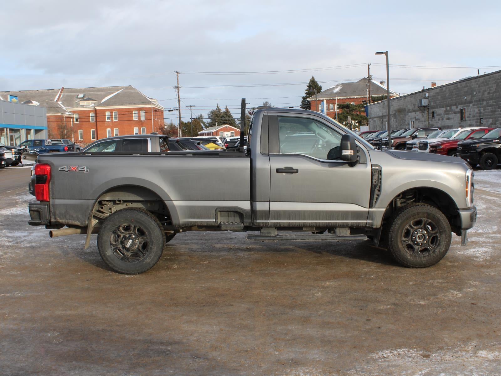 2024 Ford Super Duty F-350 SRW XL