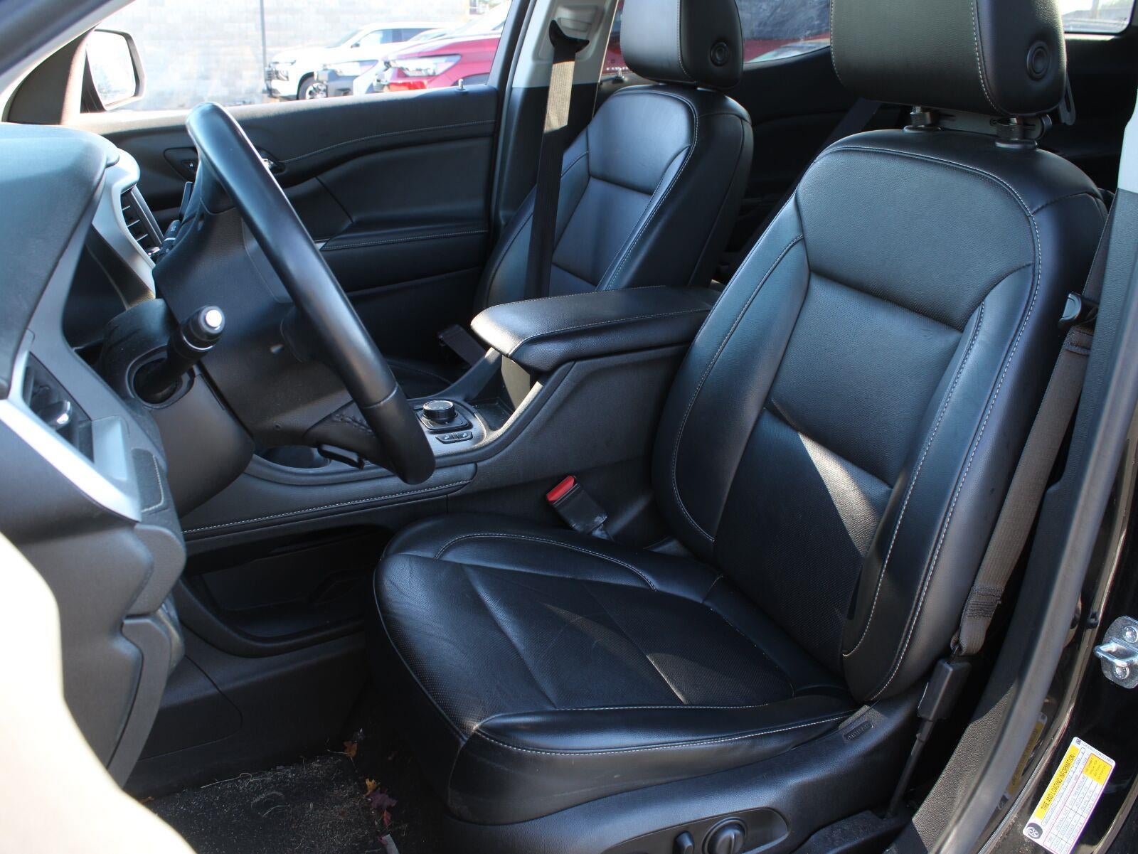 2021 GMC Acadia SLT