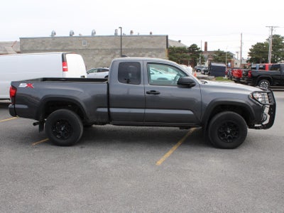 2022 Toyota Tacoma 4WD SR