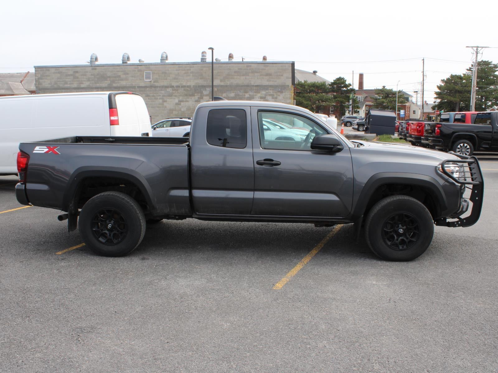 2022 Toyota Tacoma 4WD SR