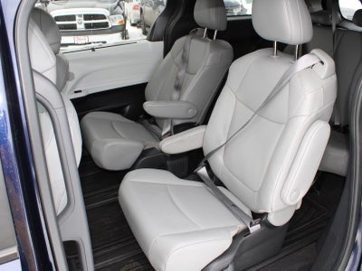 2025 Toyota Sienna XLE