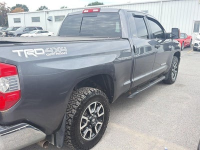 2017 Toyota Tundra SR5 5.7L V8